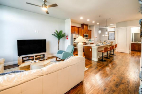8 Mi to Grapevine Lake Walkable Home with Balcony!